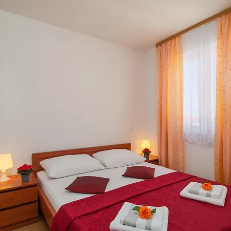 Island Beat - Two Bedroom With Balcony And Sea View A2 St דירה