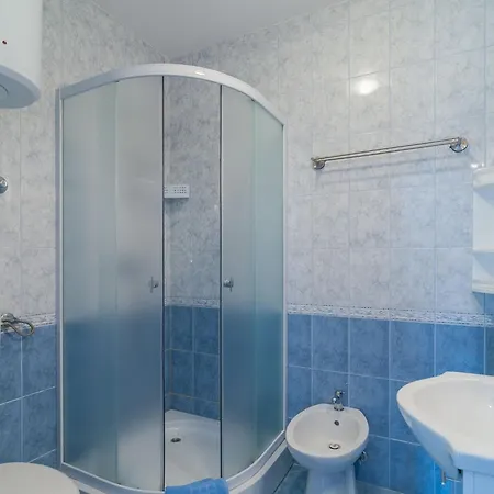 Island Beat - Two Bedroom With Balcony And Sea View A2 St *